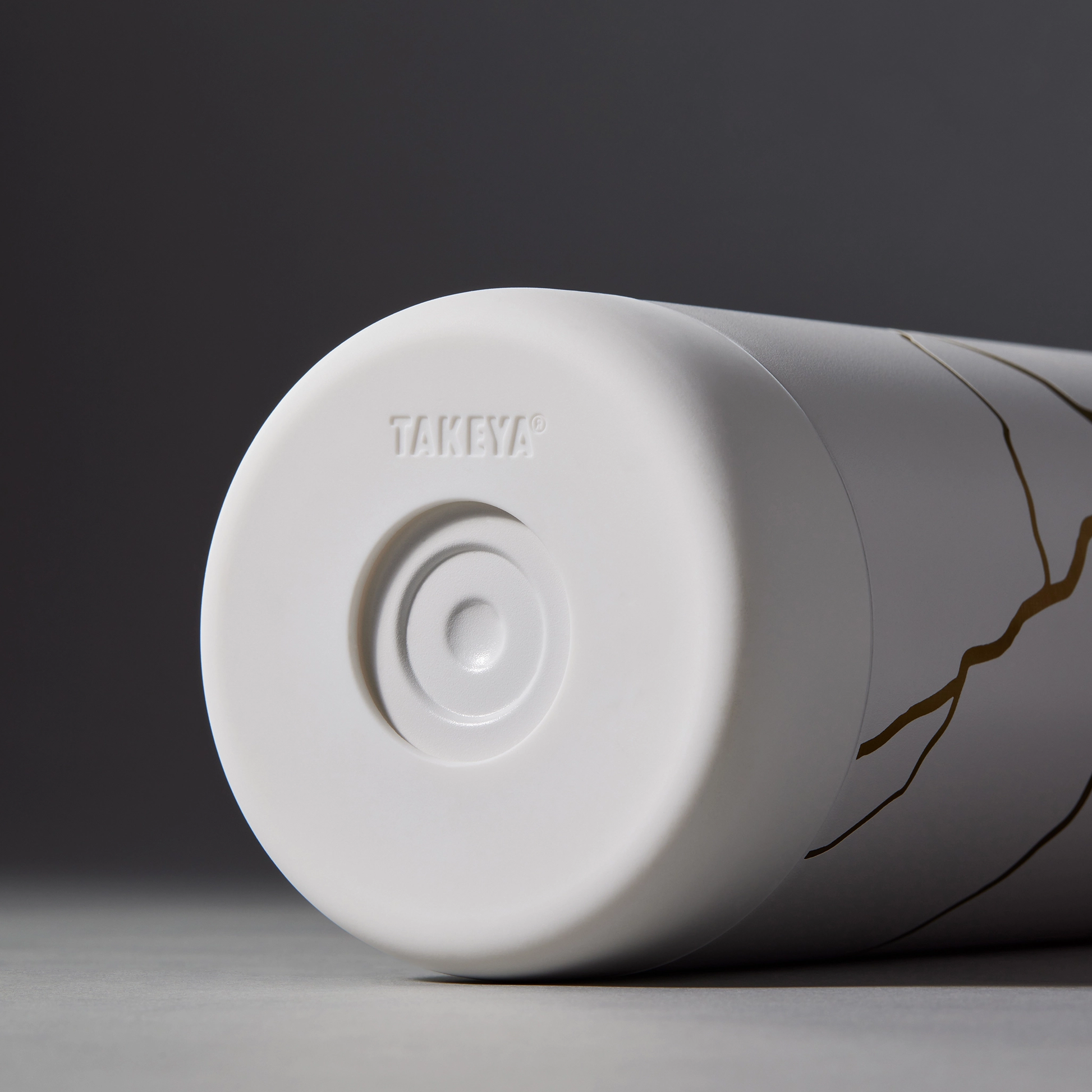 kintsugi-water-bottle-with-straw-lid-o4 51389-TK_HO25_Kintsugi_Takeya9255.png